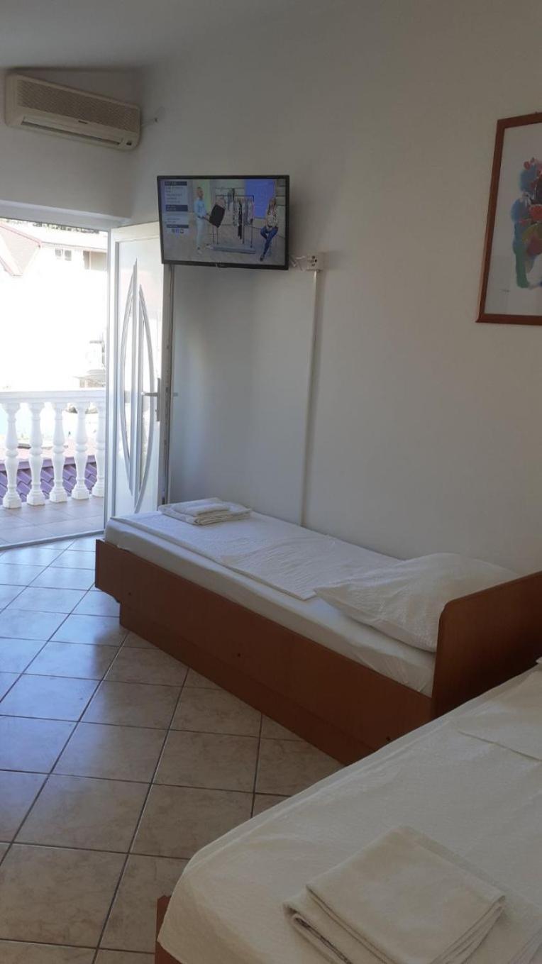 Apartments Dobri - 500M From Beach Nin Kültér fotó
