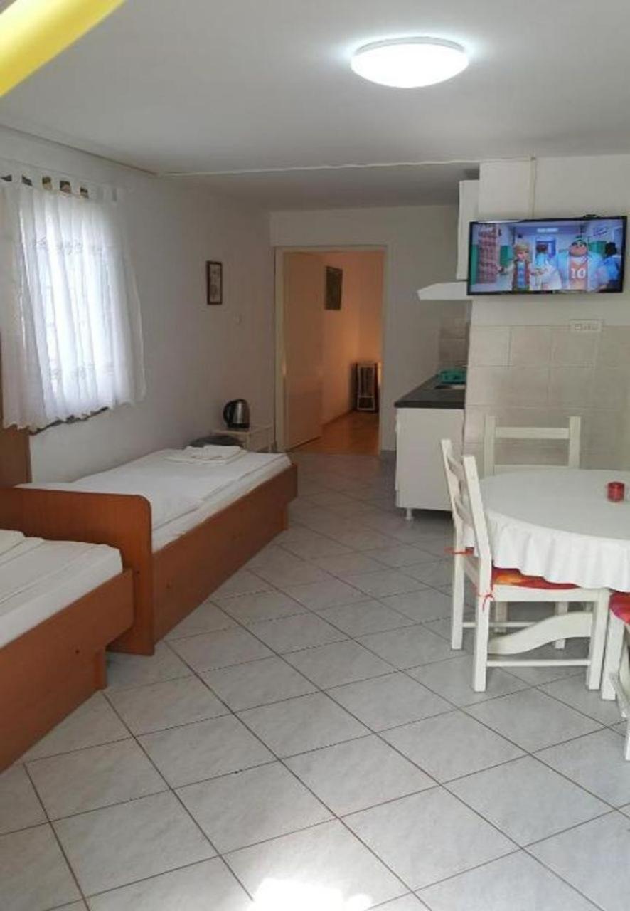 Apartments Dobri - 500M From Beach Nin Kültér fotó
