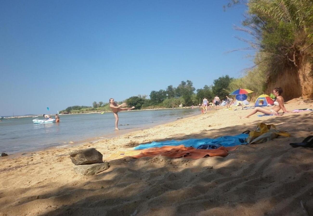 Apartments Dobri - 500M From Beach Nin Kültér fotó